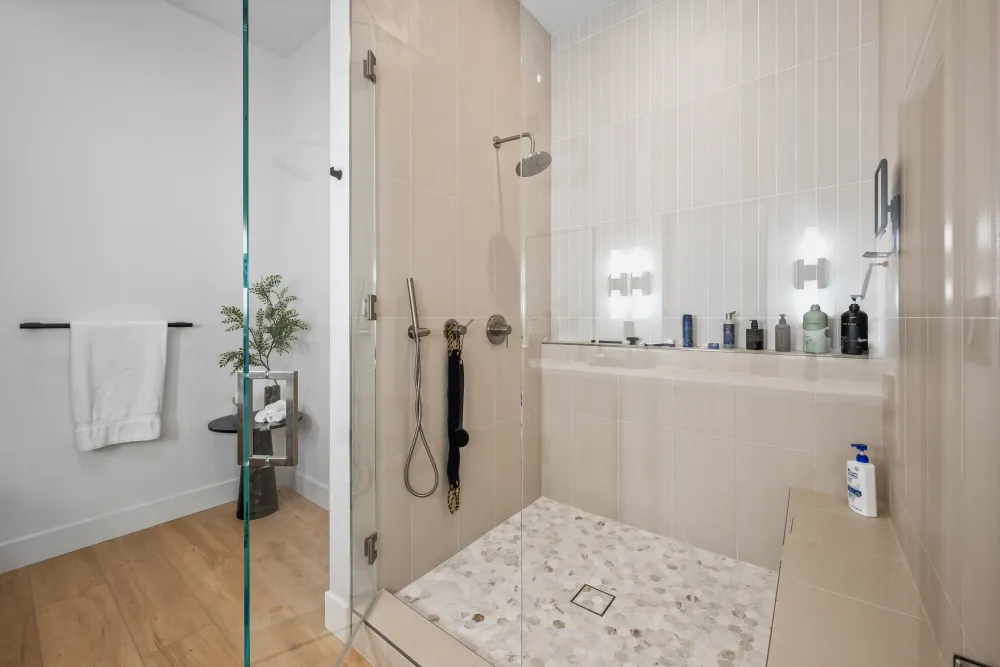Arabian Crest Drive bathroom remodel photo 7