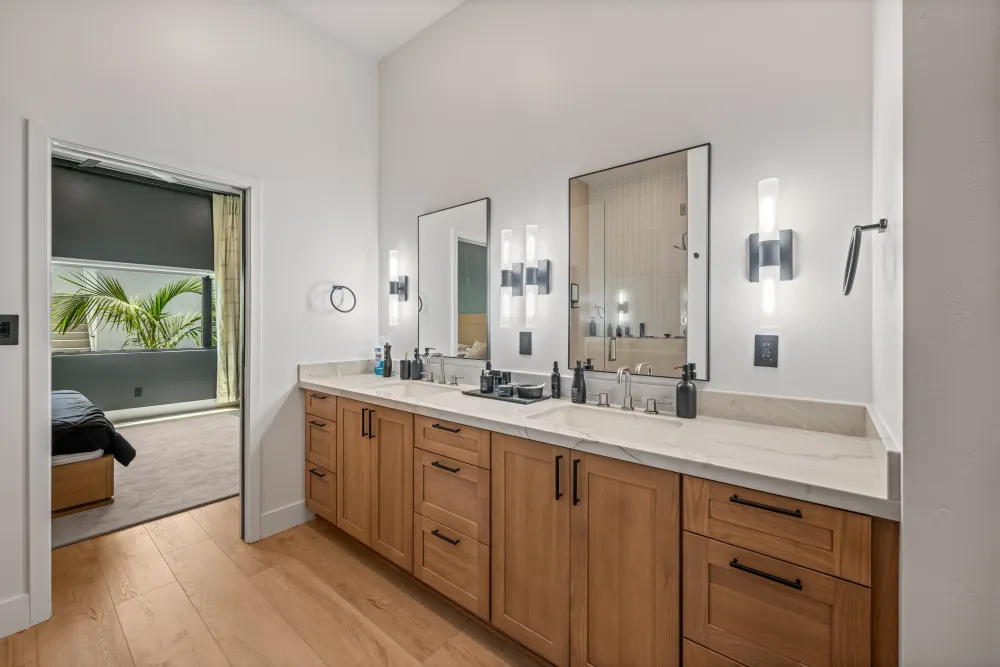 Arabian Crest Drive bathroom remodel photo 8