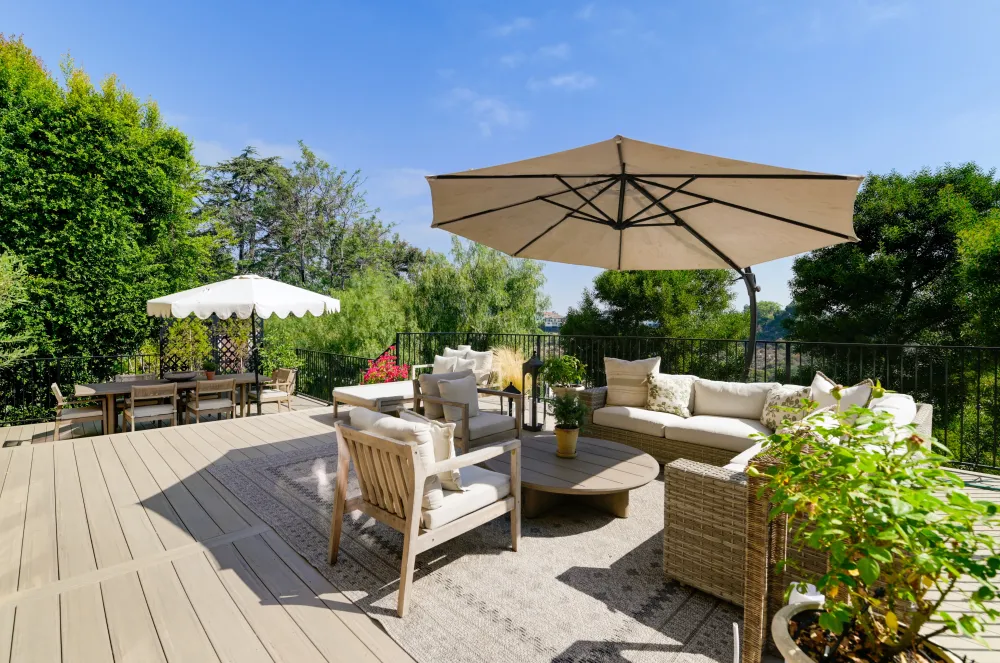Constance Drive deck photo 2