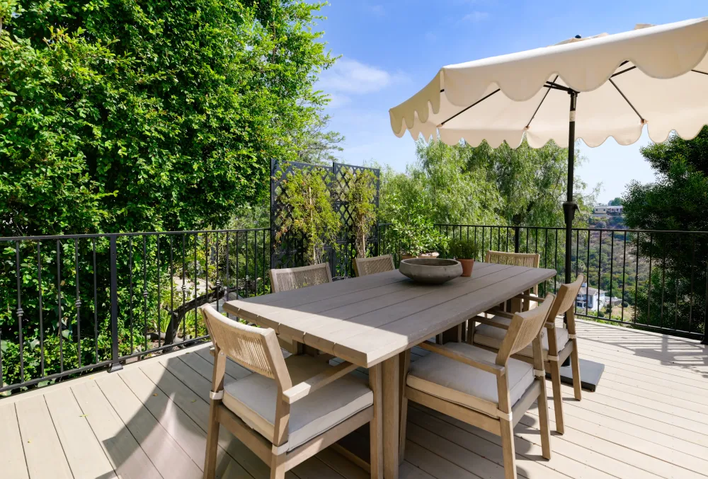 Constance Drive deck photo 8