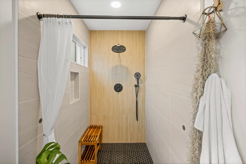 Kingsfield Court bathroom remodel photo 12