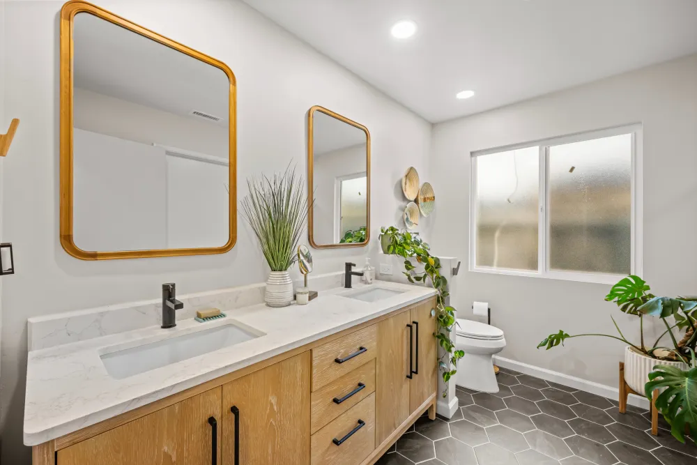 Kingsfield Court bathroom remodel photo 13